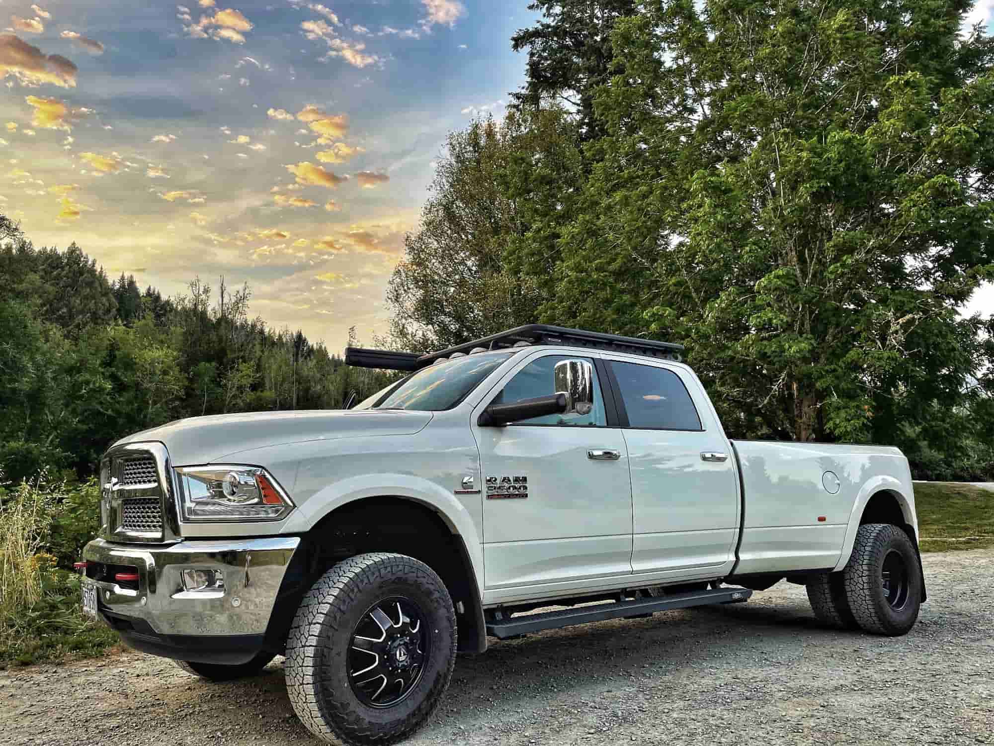 White 2017 Ram 3500 running the Fuel Maverick wheel