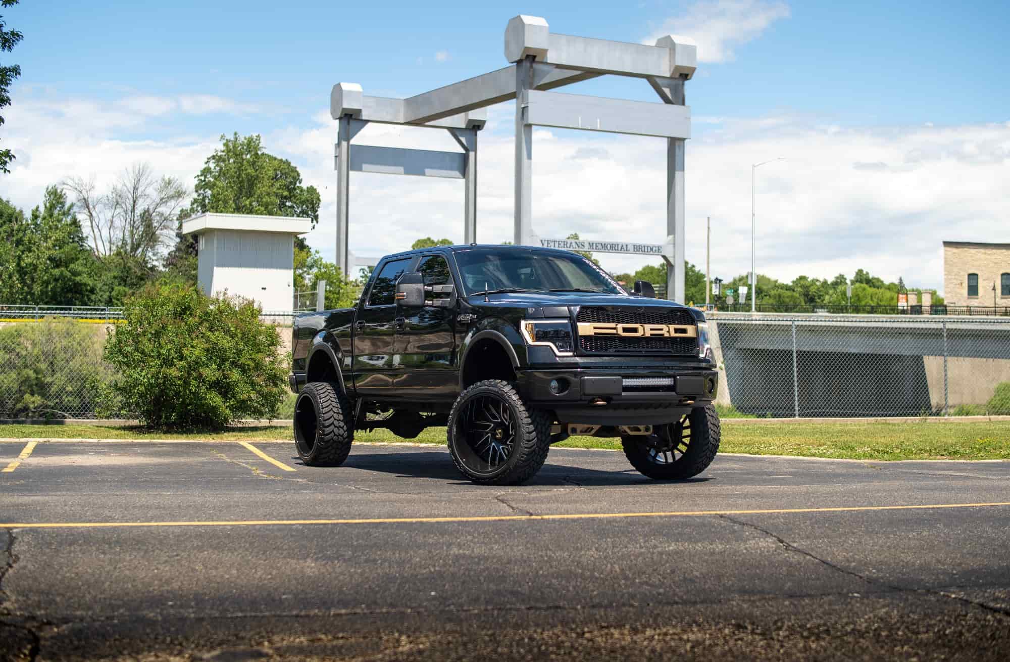 The ARKON Mandel featured on a Ford F-150