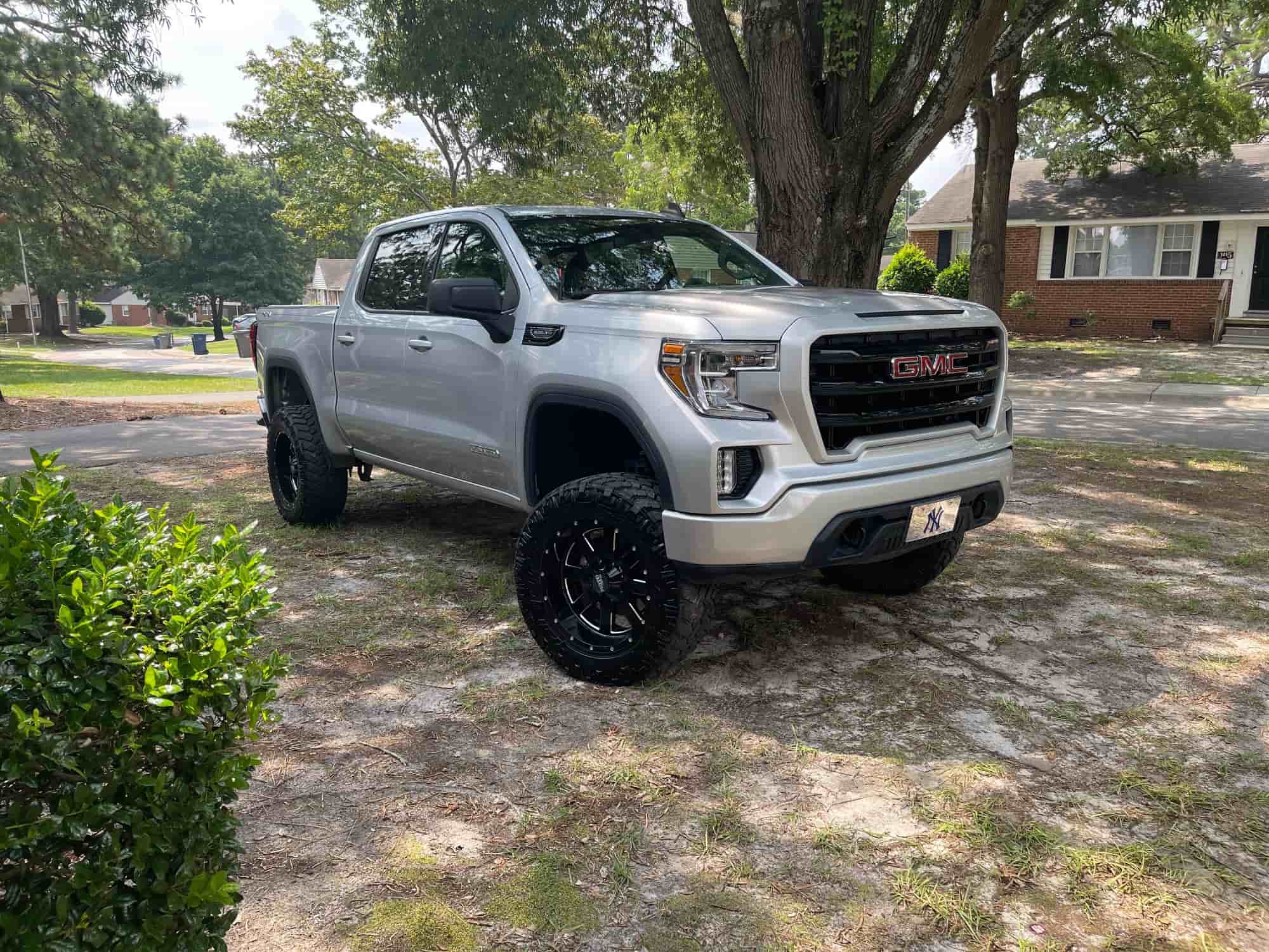 GMC Sierra 1500 with the Moto Metal MO962